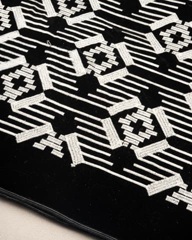 مخمل سوزن دوزی طرح هندسی راه راه